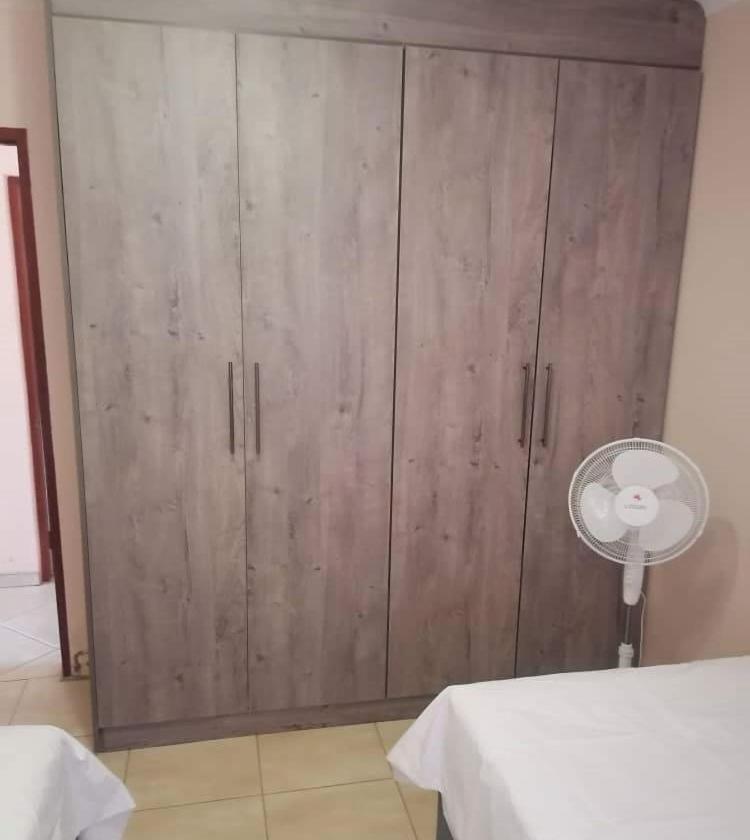 Jjp Self Catering - Three Bedroom House Людериц Экстерьер фото